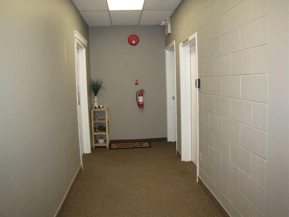 B - 4924 48 Avenue, Innisfail, AB