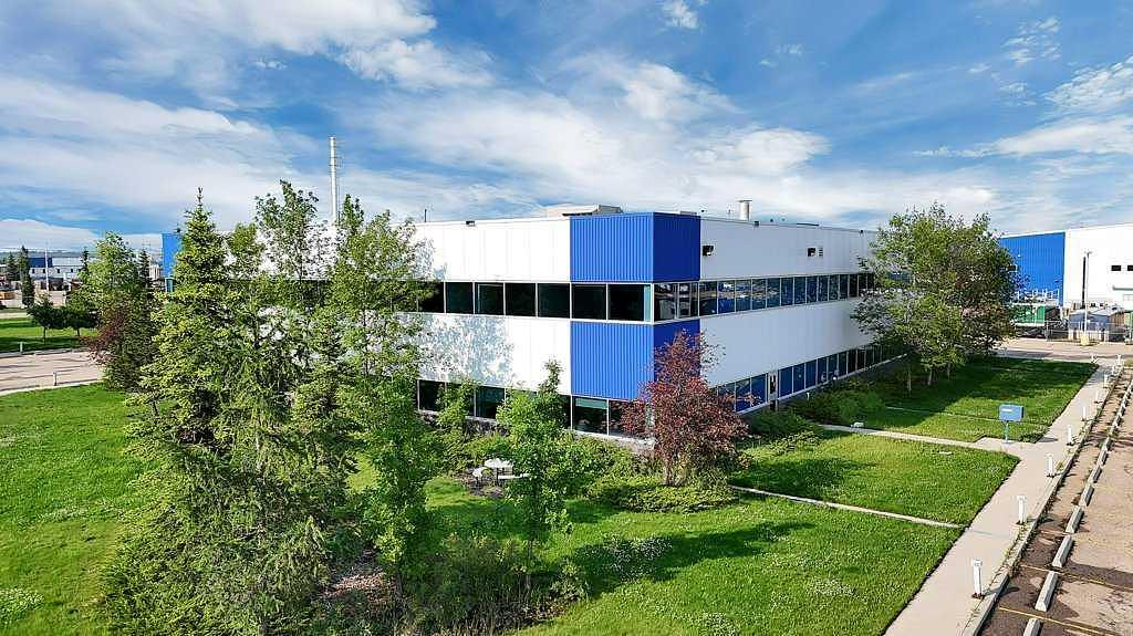 33 Schenk Industrial Road, Sylvan Lake, AB