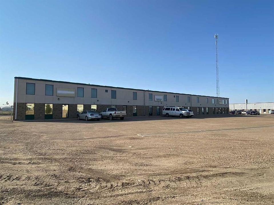 1,2,3 - 5914 51 Avenue, Lloydminster, AB