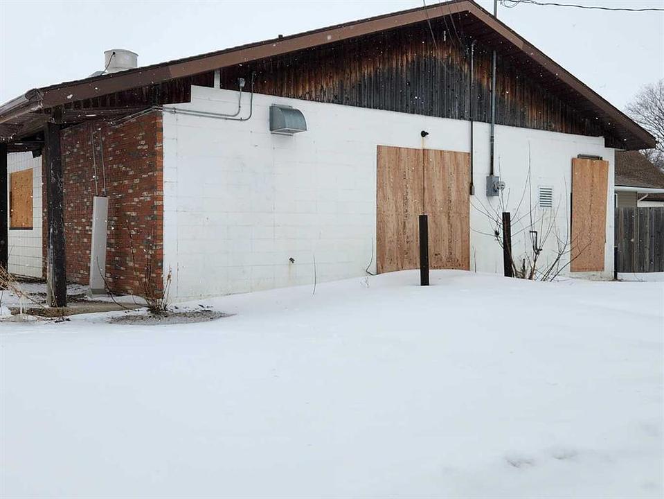 5502 50 Street, Lloydminster, AB