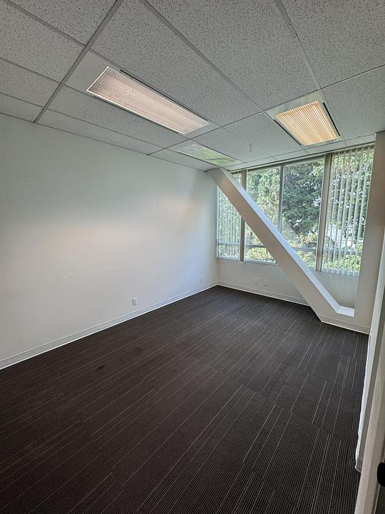 204 - 267 Esplanade West, North Vancouver, BC