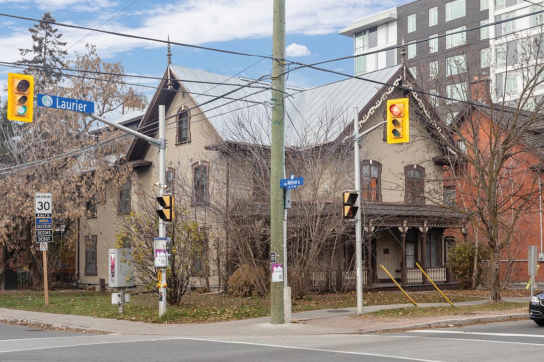 245 Laurier Avenue East, Ottawa, ON