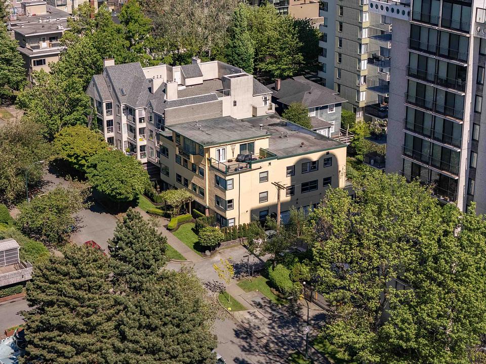 1334 Cardero Street, Vancouver, BC