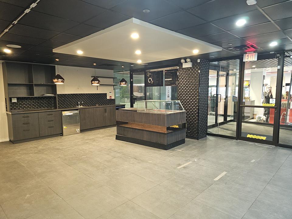 M2 - 70 Yorkville Ave, Toronto, ON