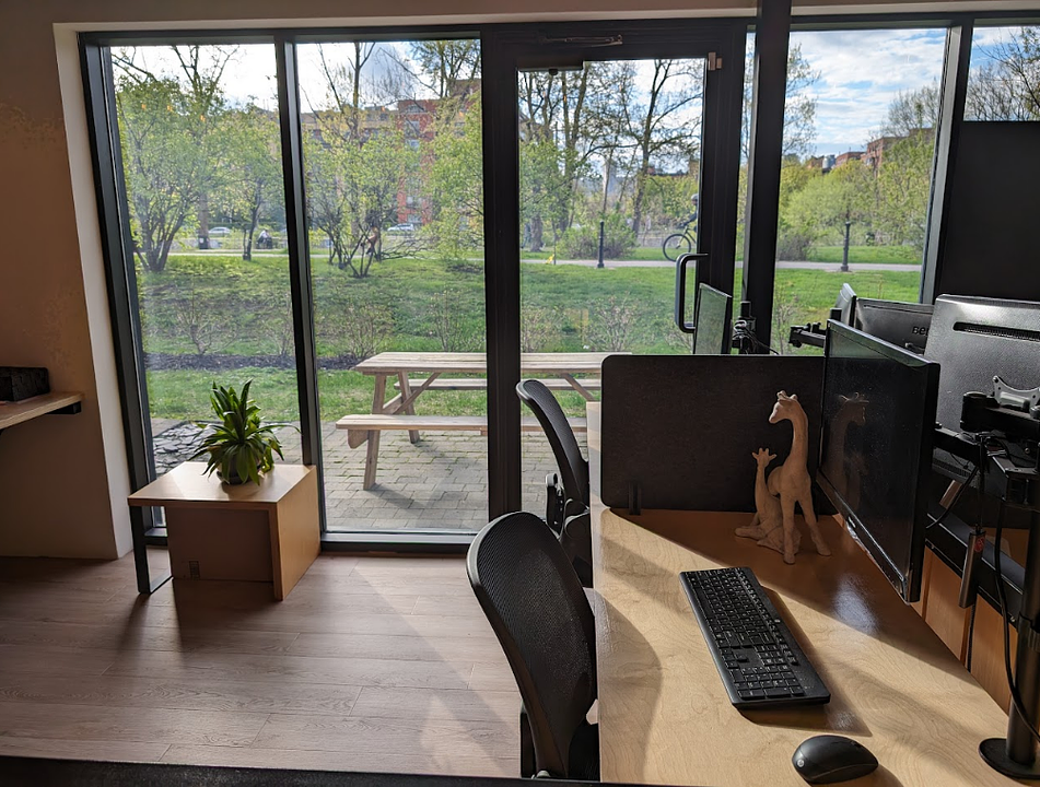 Hot Desk - 2727 Rue Saint-Patrick, Montréal, QC