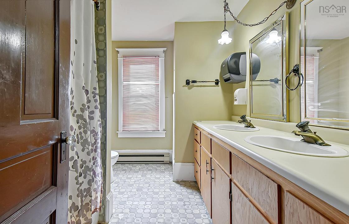 194 King Street, Windsor, NS