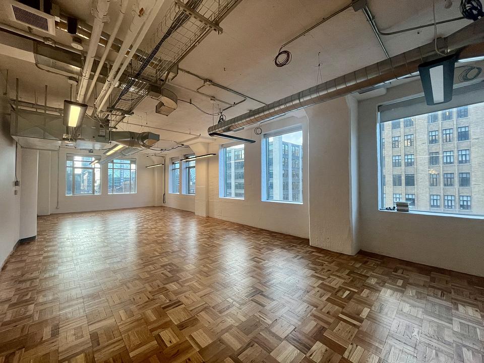 600 - 119 Spadina Avenue, Toronto, ON