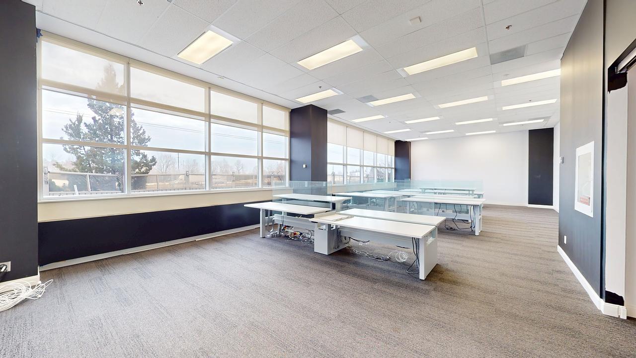 100 - 2680 Skymark Avenue, Mississauga, ON