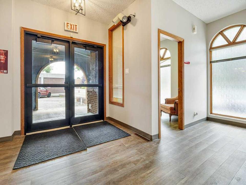 327 10 Street South, Lethbridge, AB