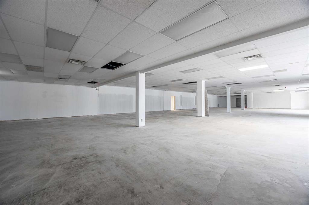 100 - 9401 Franklin Avenue, Fort McMurray, AB