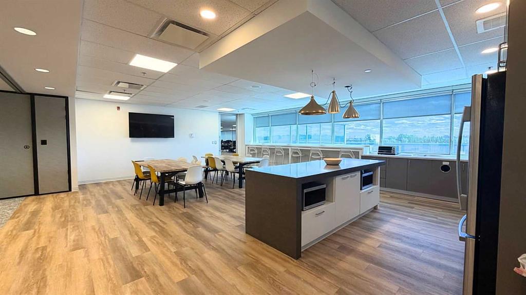 350 - 1200 59 Avenue Southeast, Calgary, AB