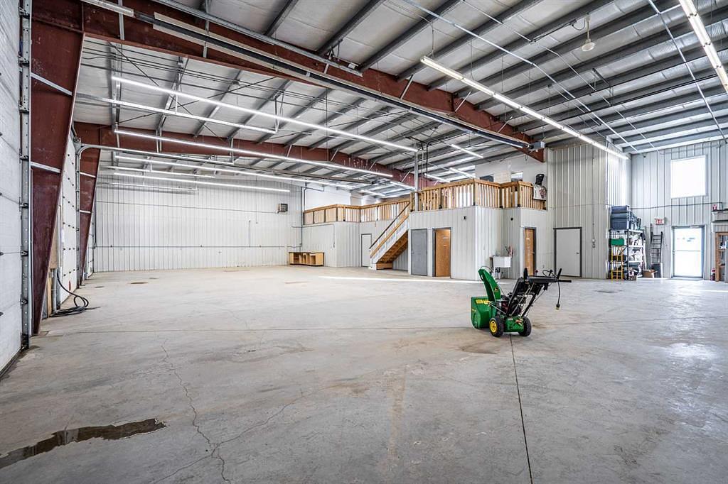 1,2,3 - 5914 51 Avenue, Lloydminster, AB