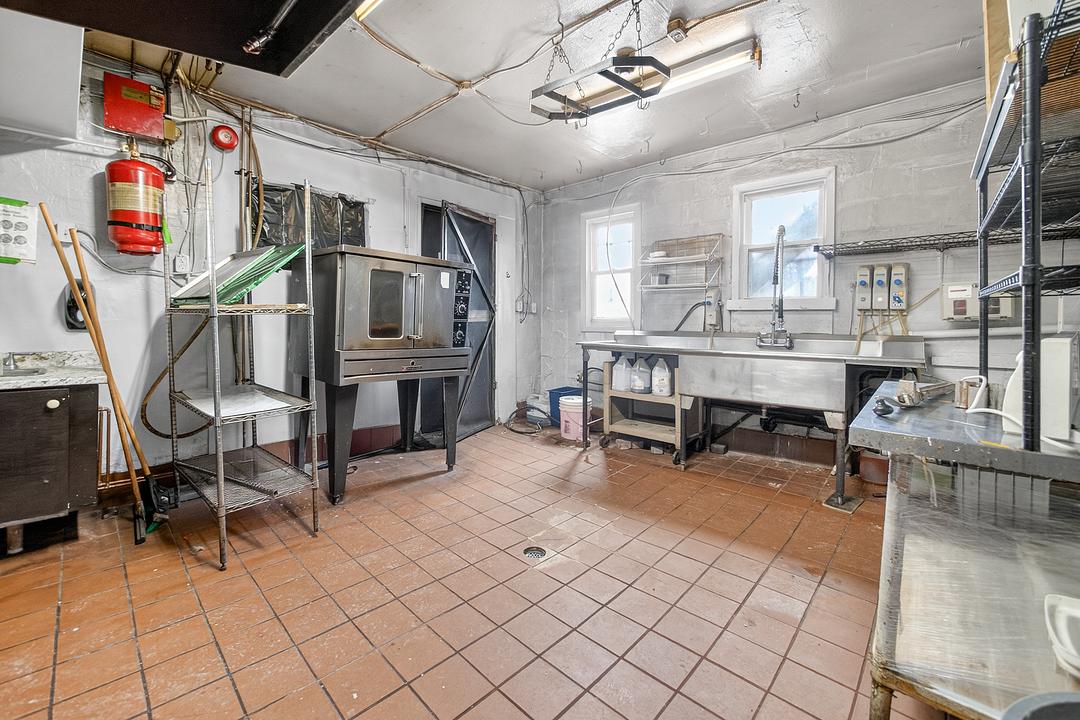 277 Queen Street South, Mississauga, ON