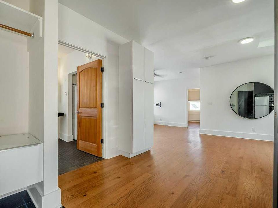325 5 Street South, Lethbridge, AB