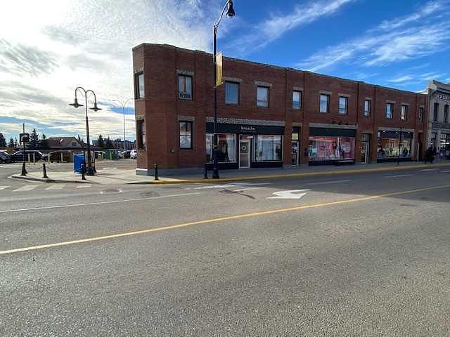 4919 50 Avenue, Lacombe, AB