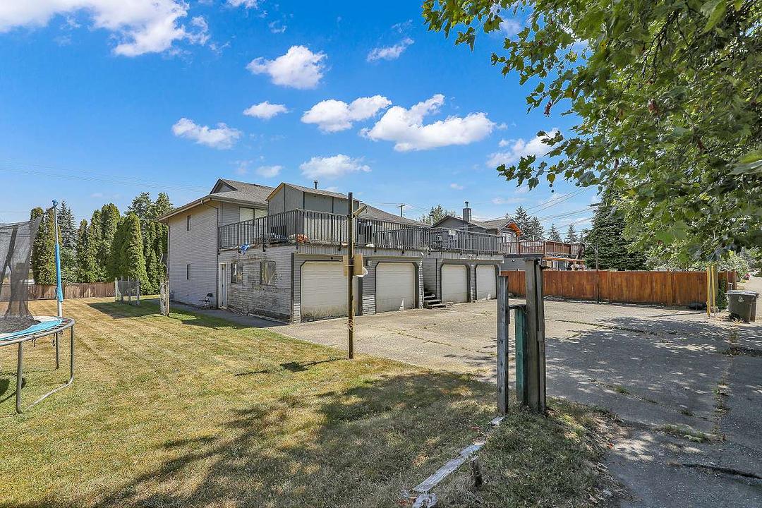 9509 152 Street, Surrey, BC