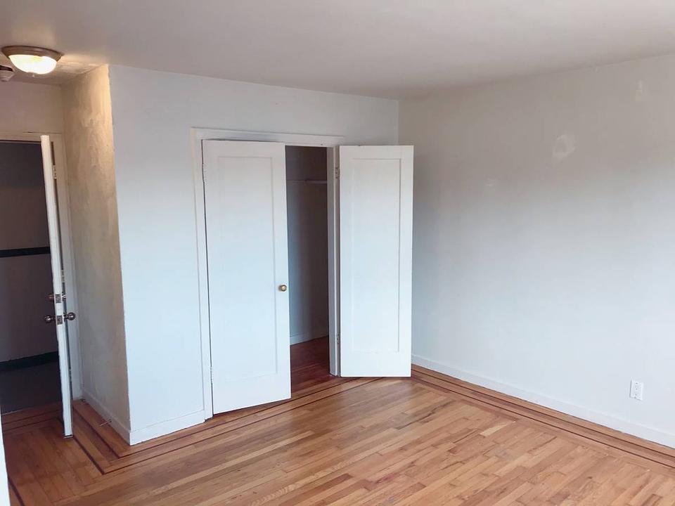 8 - 7387 10th Ave , Burnaby, BC