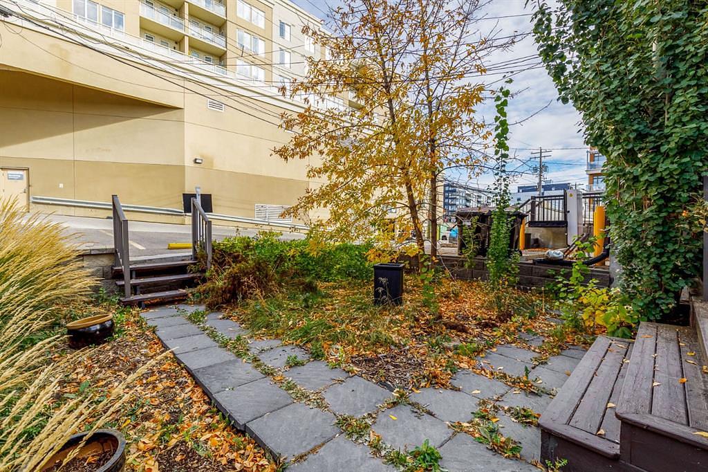 2032 34 Avenue Southwest, Calgary, AB