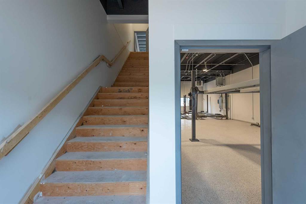 112 - 200 Alpine Meadows, Canmore, AB