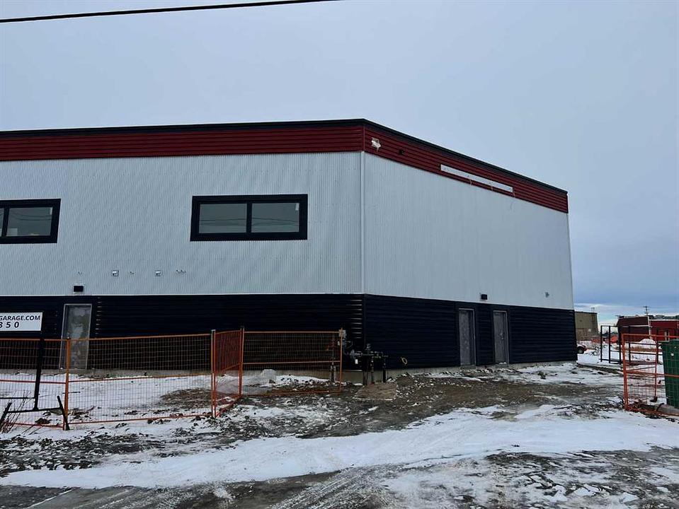 3 - 30 Thevenaz Ind. Trail, Sylvan Lake, AB