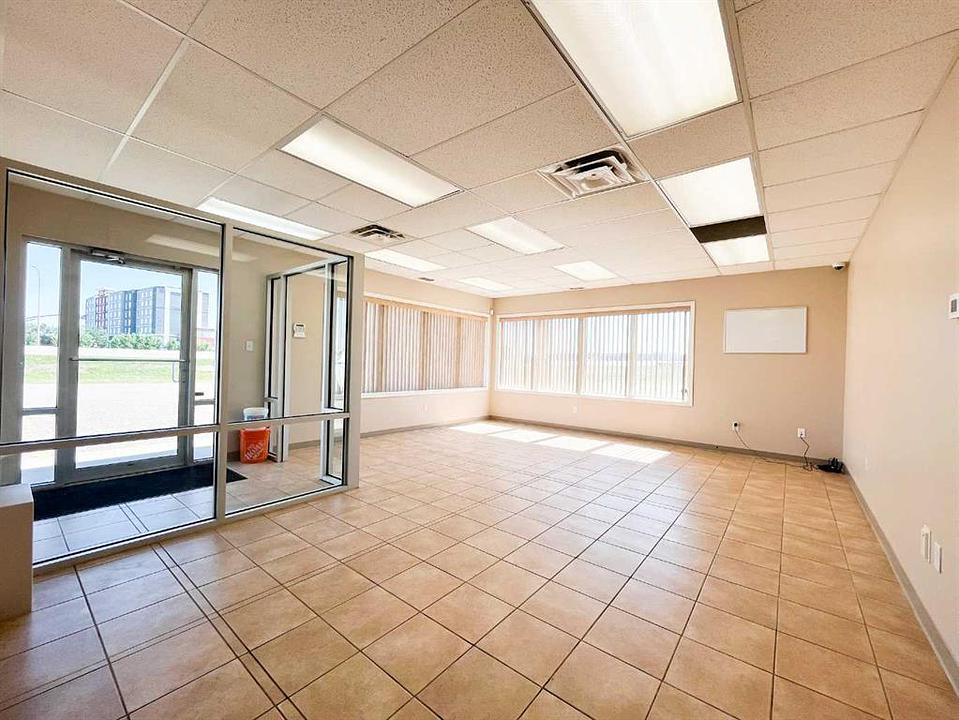 2450 South Highway Drive Southeast, Redcliff, AB
