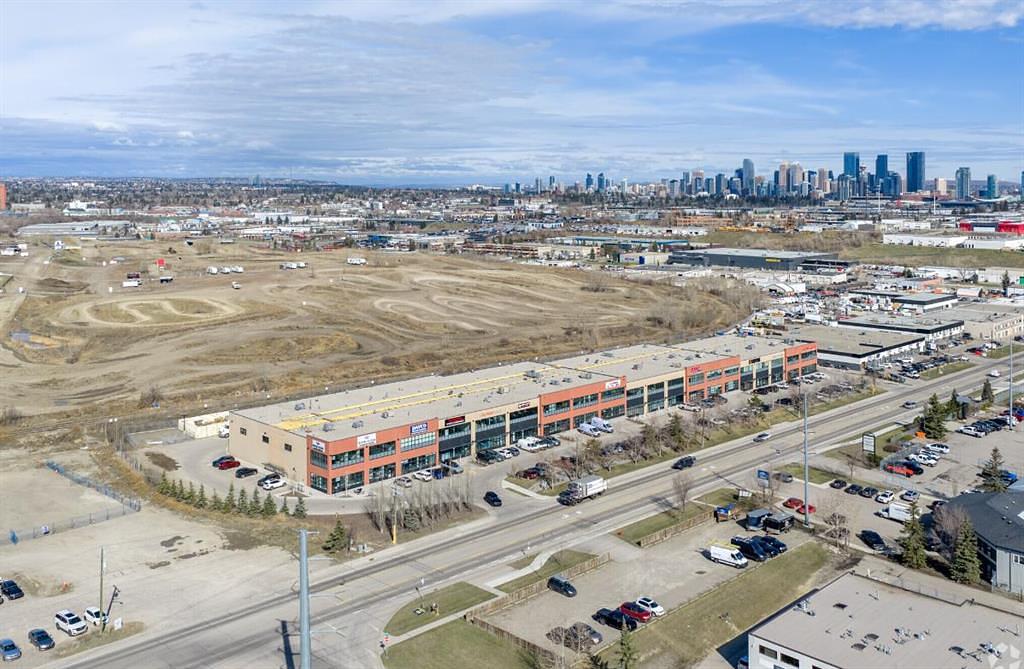 5073 11 Street Southeast, Calgary, AB