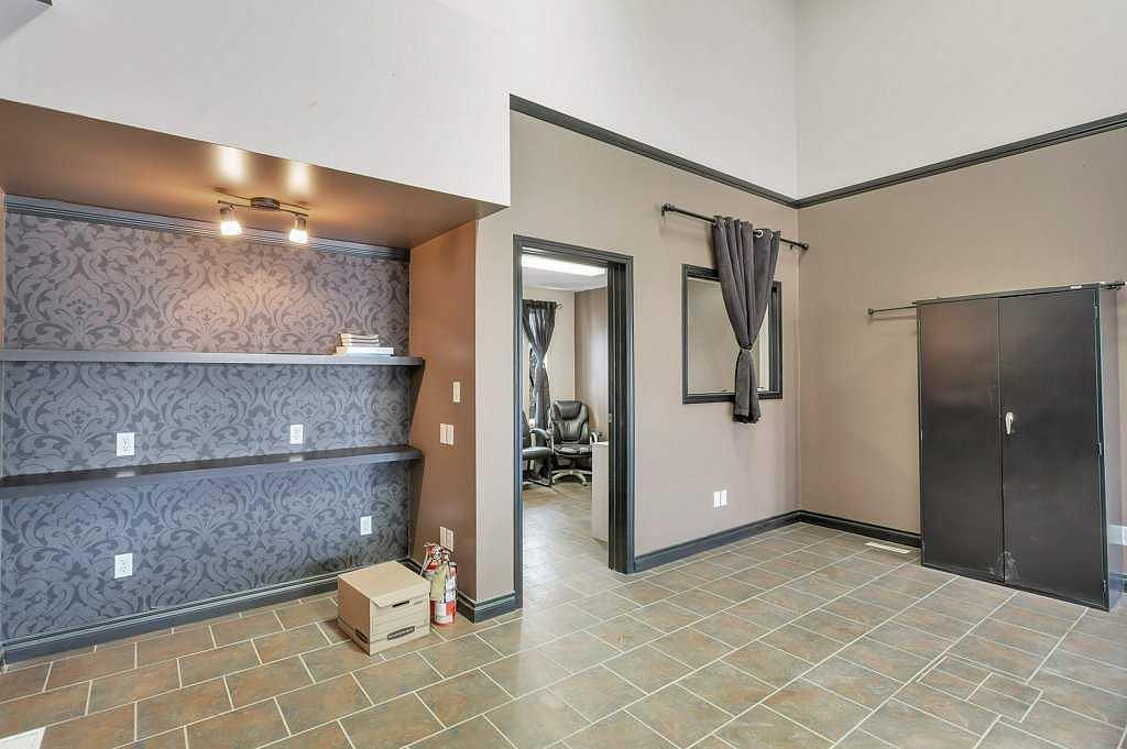 4911 50 Avenue, Eckville, AB