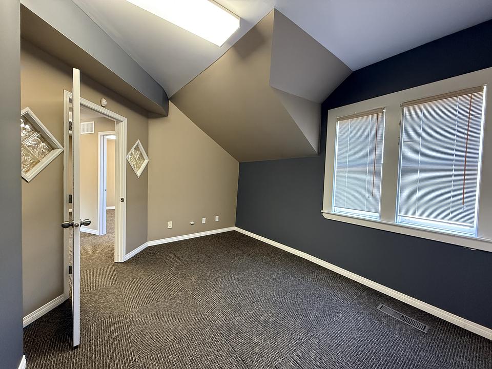 1-3 - 5000 51 Avenue, Red Deer, AB