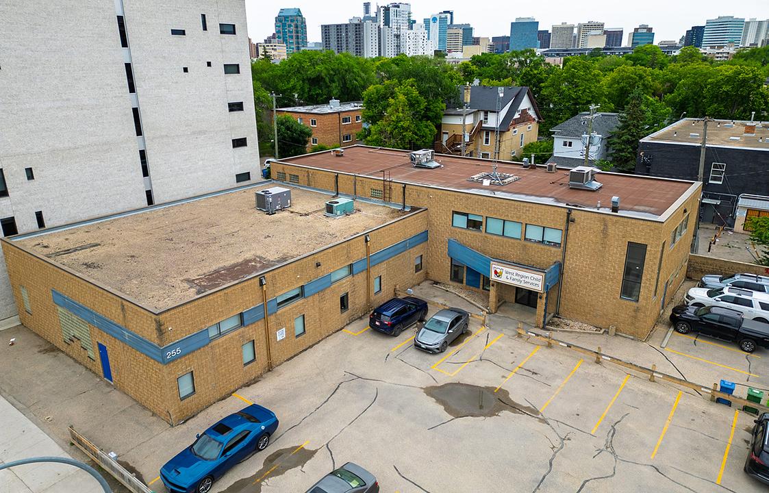 255 Sherbrook St, Winnipeg, MB