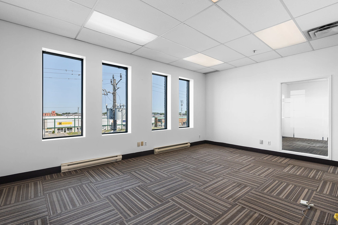 340 - 8150 Boulevard Métropolitain Est, Montréal, QC