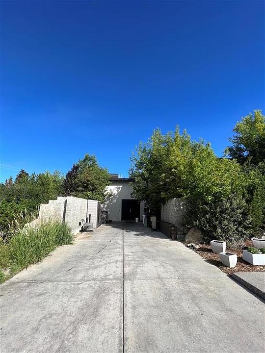 254028 Bearspaw Road, Calgary, AB