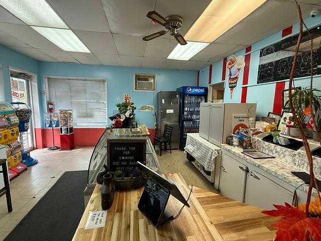 202 2 Street West, Drumheller, AB
