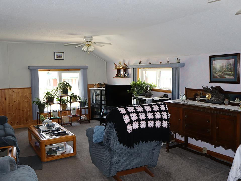 22 State Avenue, Fort Assiniboine, AB
