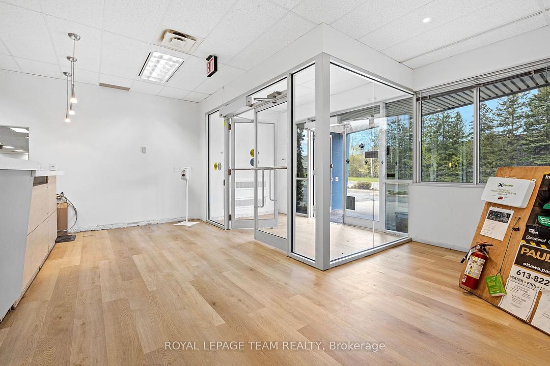 2490 Don Reid Drive, Ottawa, ON