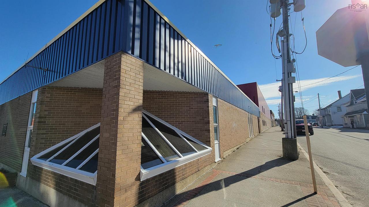 275 Main Street, Yarmouth, NS