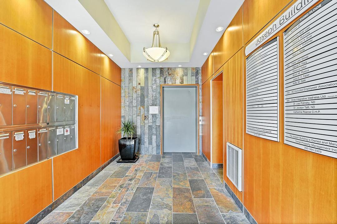 214 - 852 Fort Street, Victoria, BC