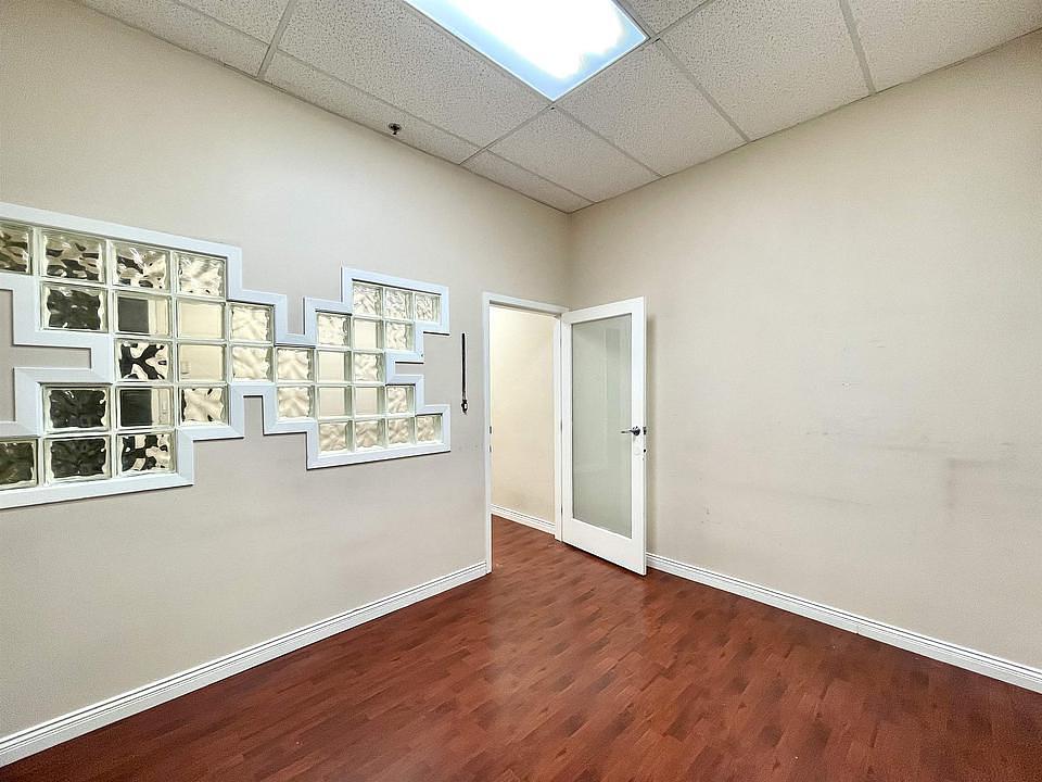 211 - 515 West Pender Street, Vancouver, BC