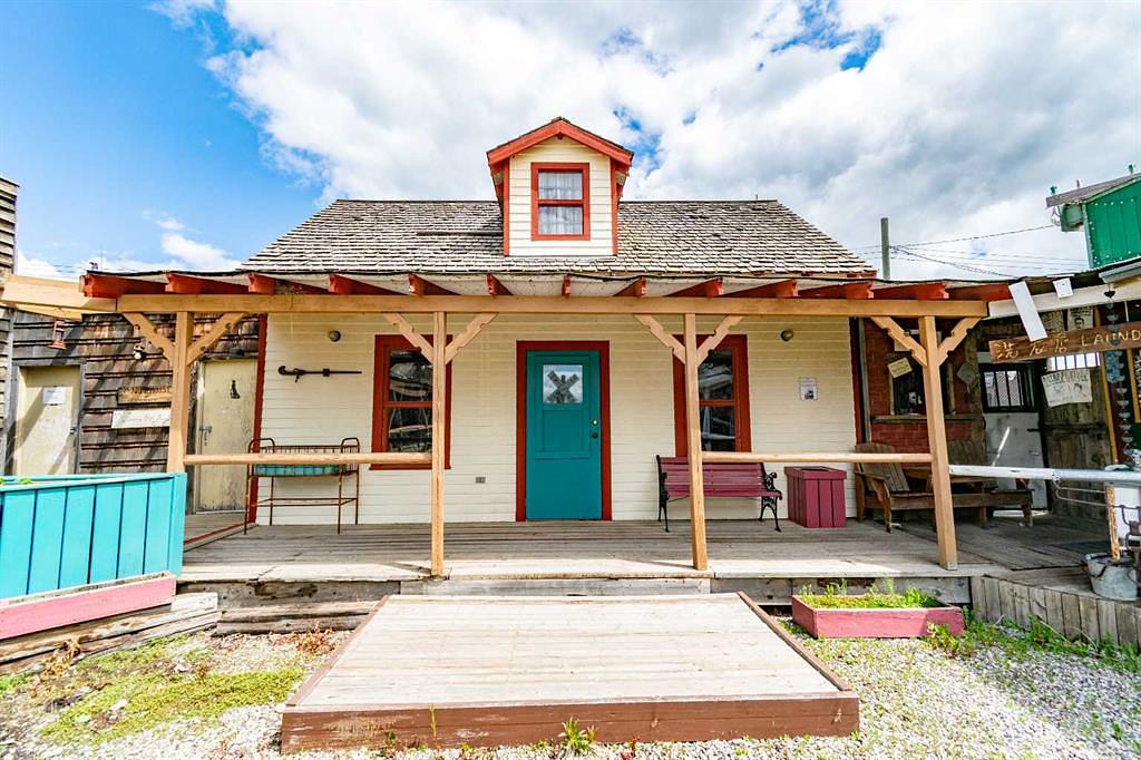 44 Main Street East, Big Valley, AB