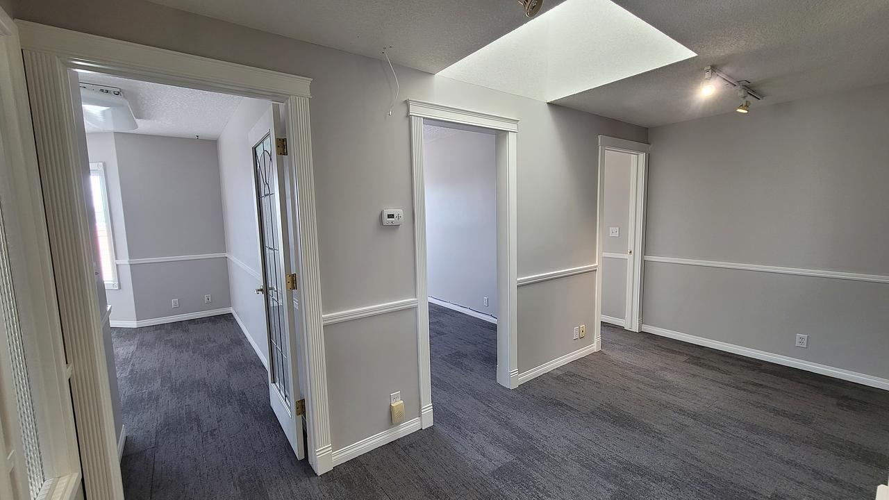 200 - 5520 2 Street Southwest, Calgary, AB