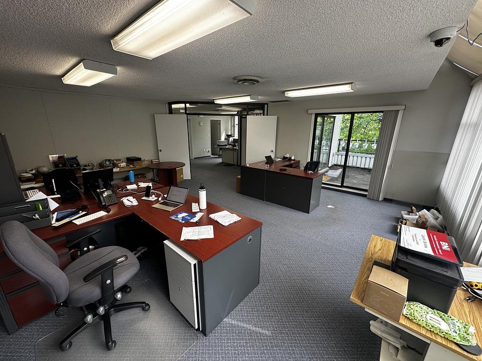 202 - 399 Mountain Hwy, North Vancouver, BC