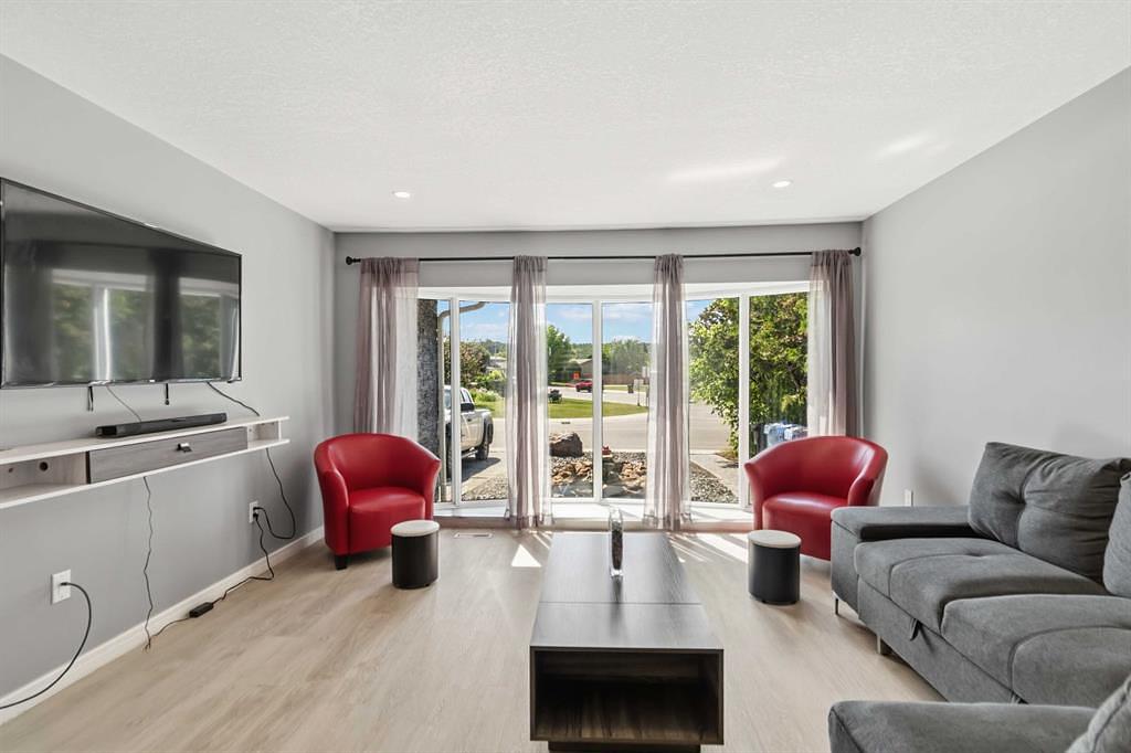98 Hill Drive, Fort McMurray, AB
