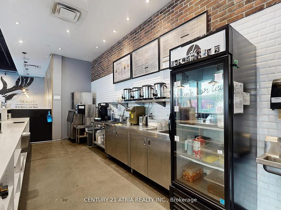 1 - 382 Yonge Street, Toronto, ON