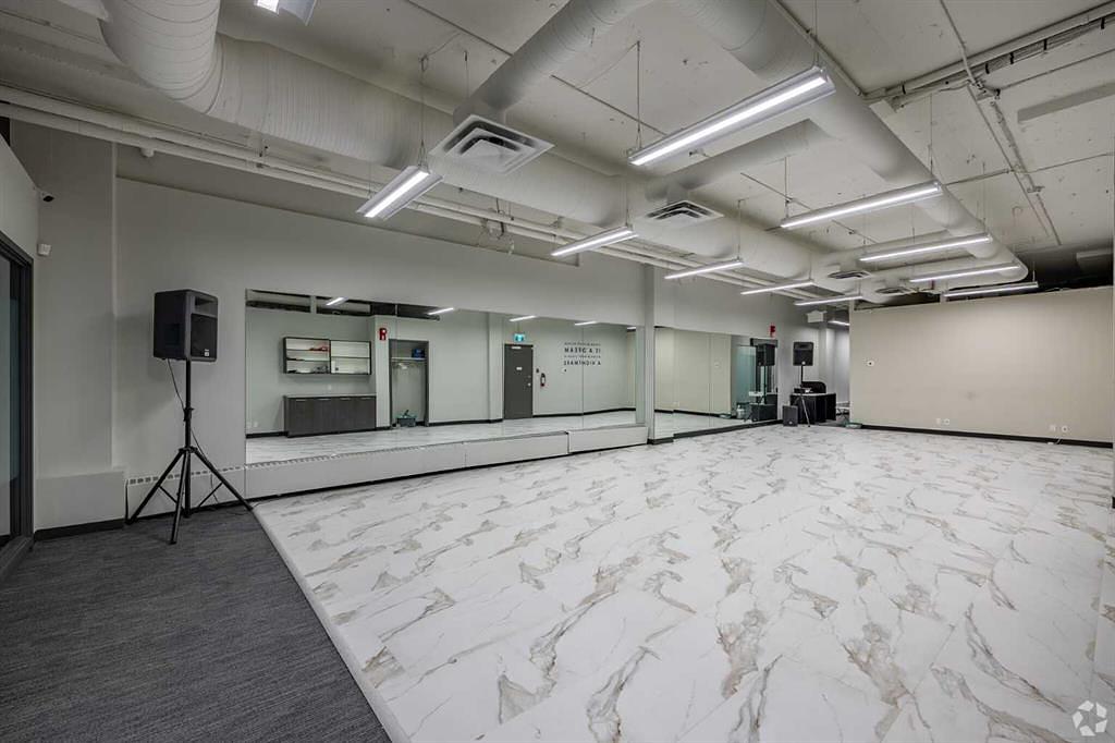 110 - 1121 Centre Street Northwest, Calgary, AB