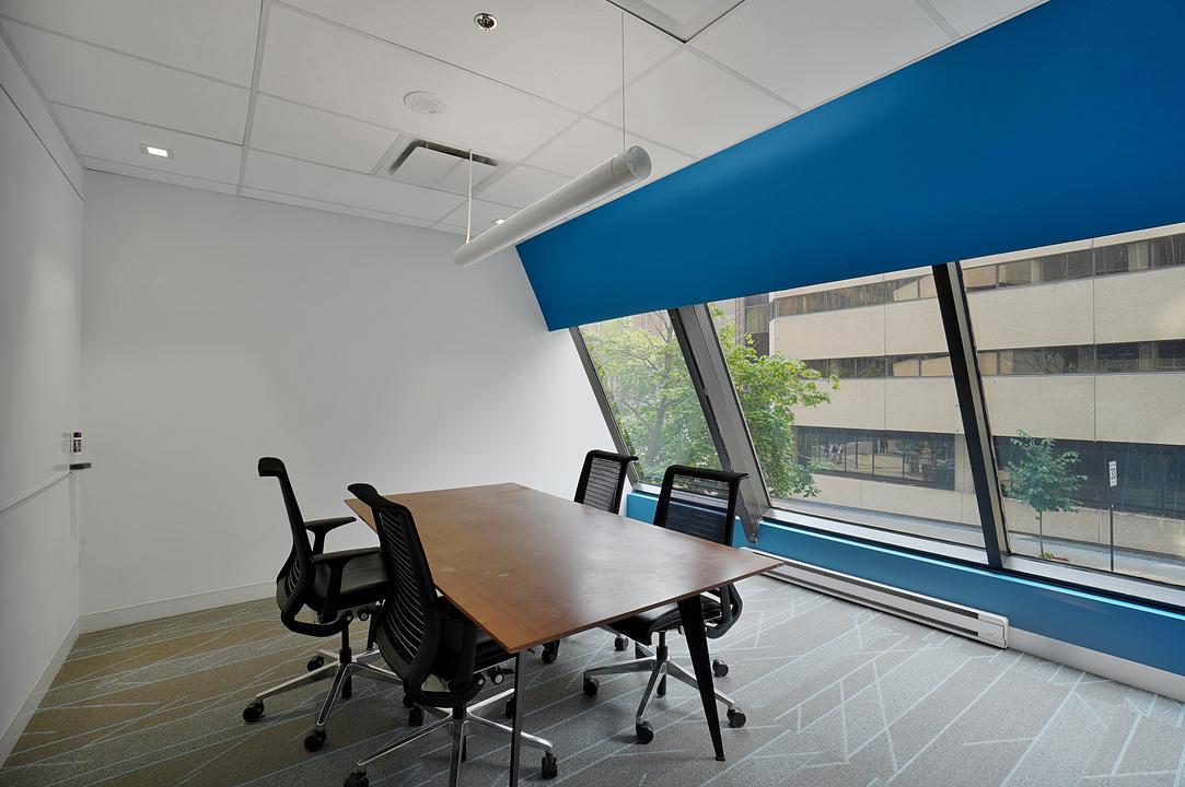 100 - 425 Boulevard de Maisonneuve, Montréal, QC