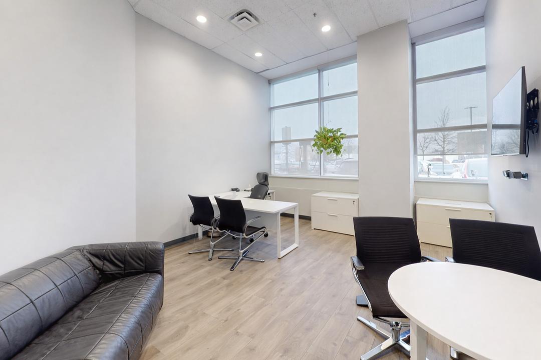 110 - 2680 Skymark Avenue, Mississauga, ON