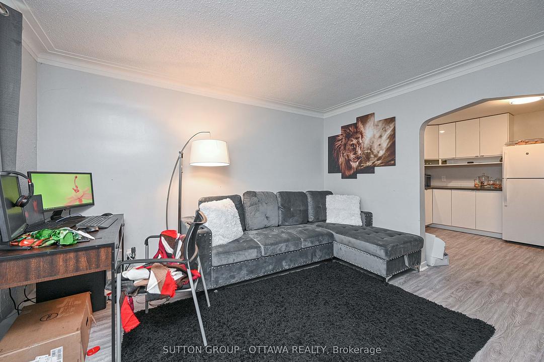 156 Dagmar Avenue, Ottawa, ON