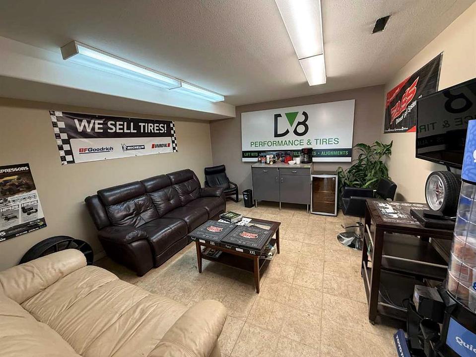 2213 2 Avenue North, Lethbridge, AB