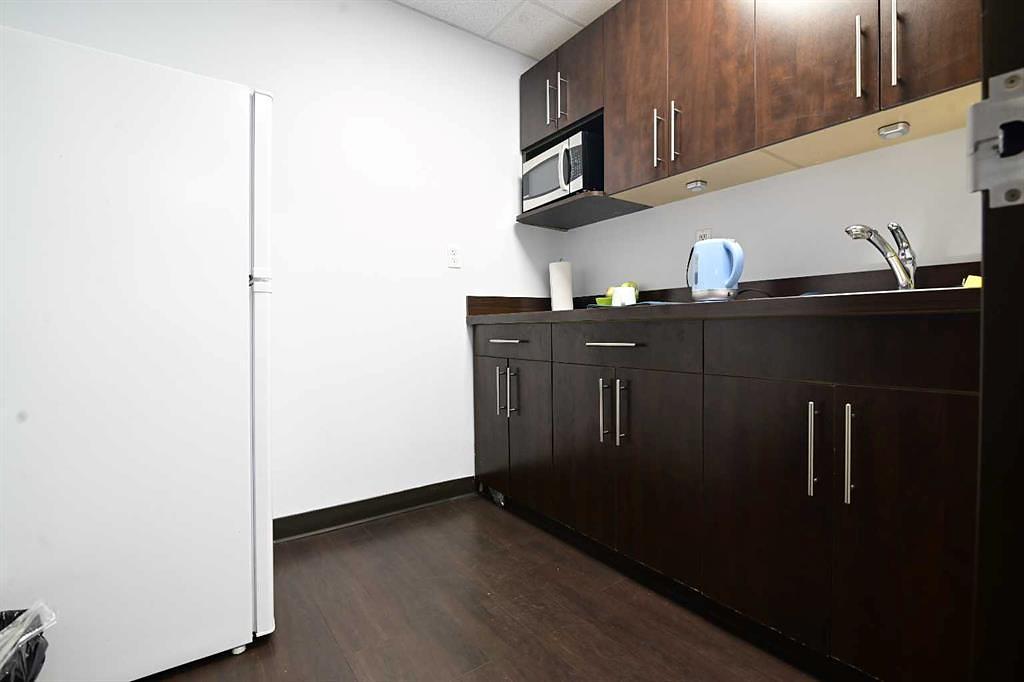 6108 Bowness Road Northwest, Calgary, AB