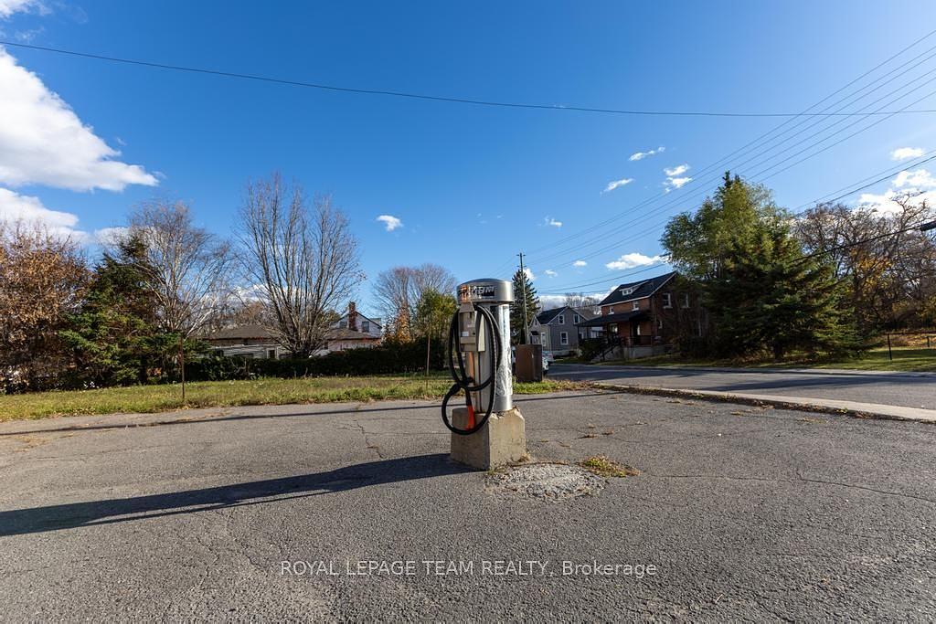 12 Elgin Street East, Arnprior, ON