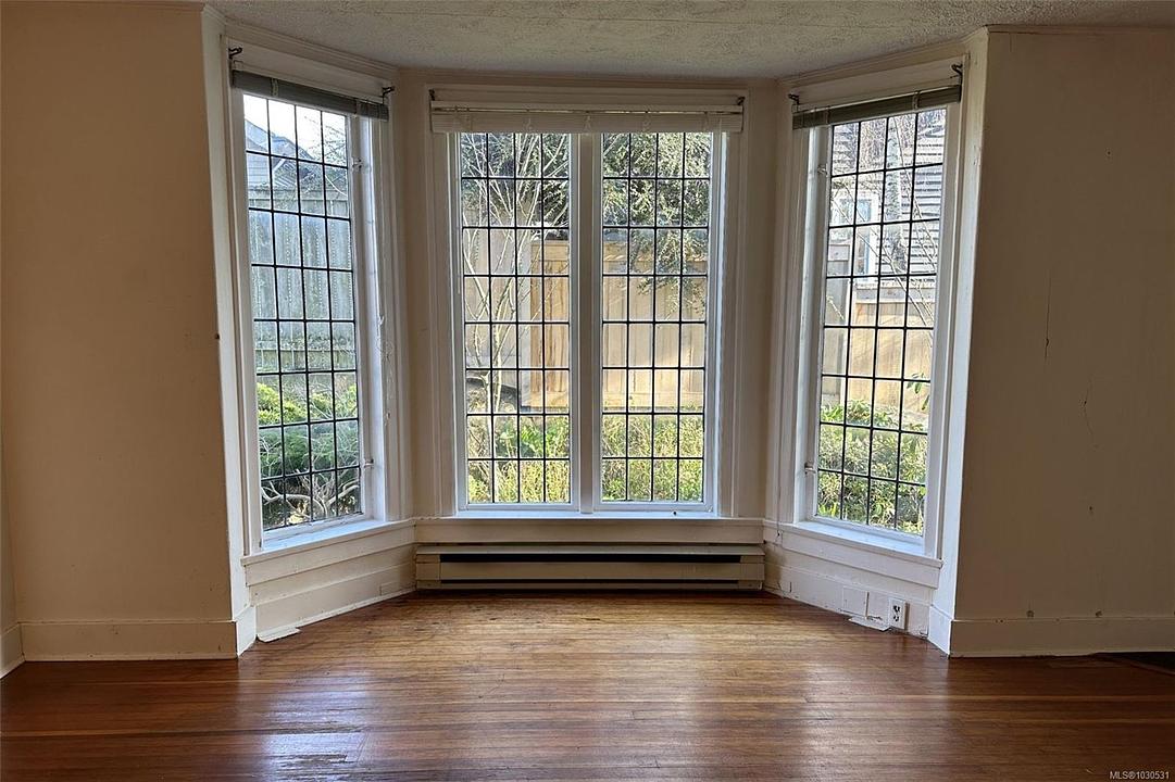1043 Belmont Avenue, Victoria, BC